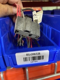 BLOWER MOTOR CONNECTOR